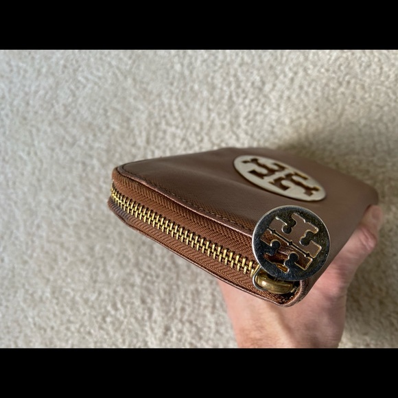 Tory Burch Saffiano Leather Continental Wallet - Picture 4 of 8